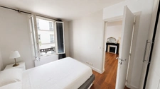 PARIS 18 - Rue des Martyrs 7