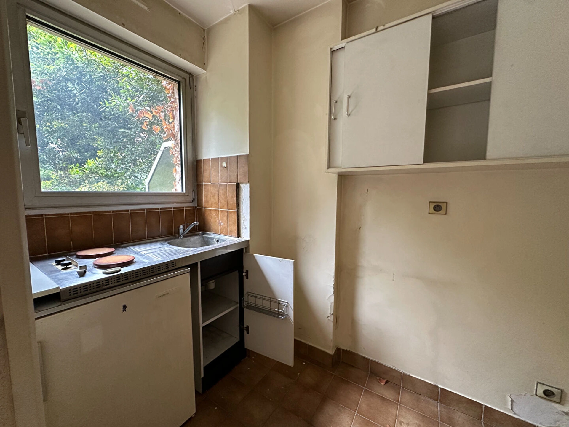 MONTROUGE - RUE D'ESTIENNE D'ORVES 9