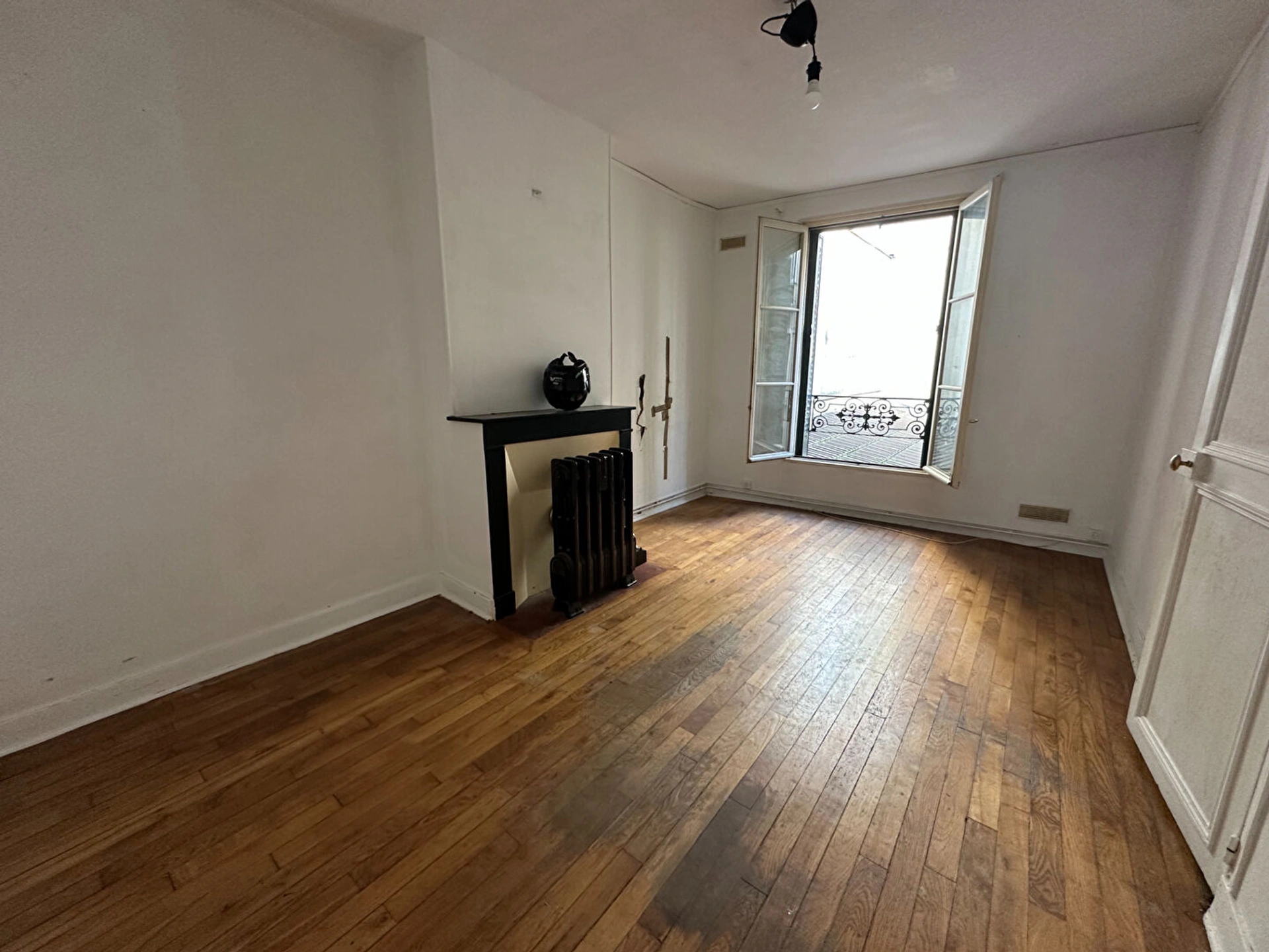 PARIS 19 - RUE ARTHUR ROZIER 5