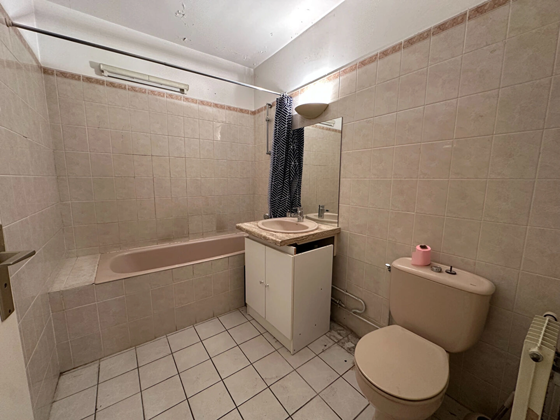 MONTROUGE - RUE D'ESTIENNE D'ORVES 12