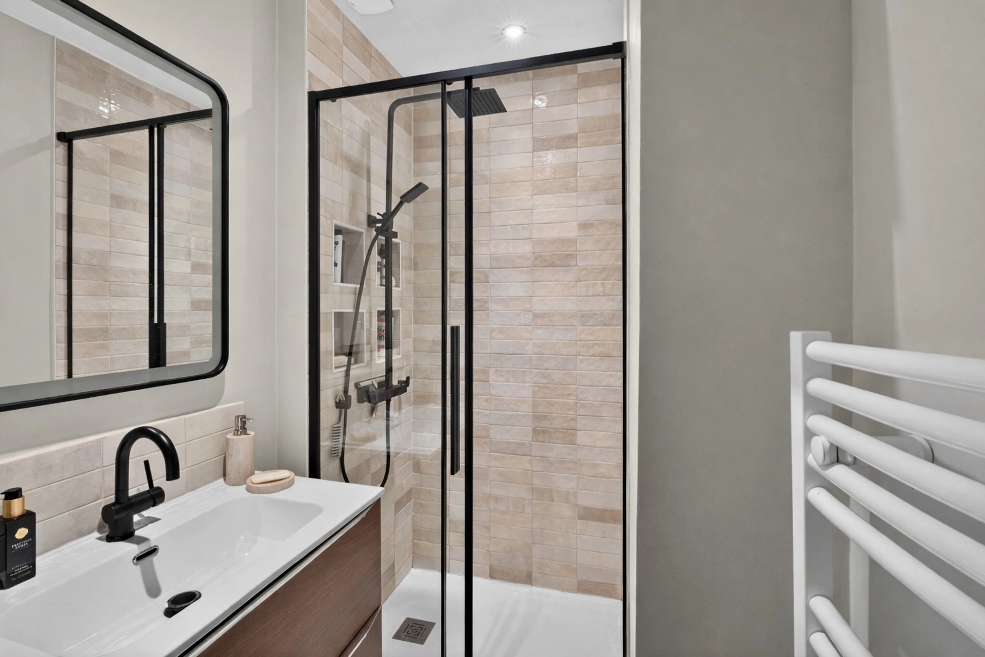 PARIS 18 - RUE CUSTINE 5