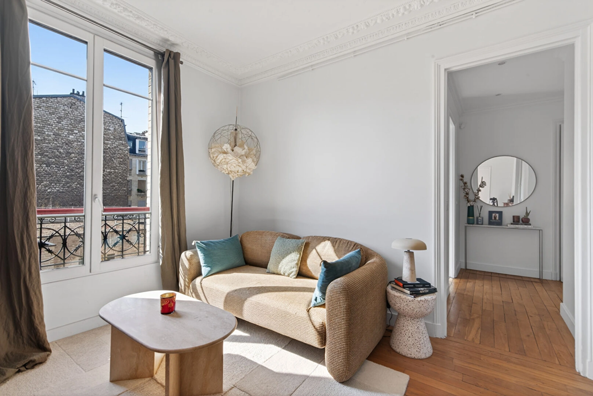 PARIS 18 - RUE DAMREMONT 4