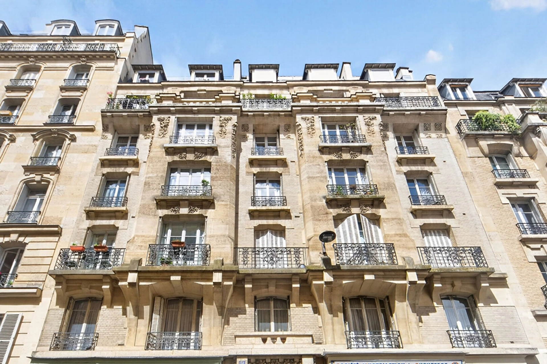 PARIS 18 - RUE DU MONT CENIS 8