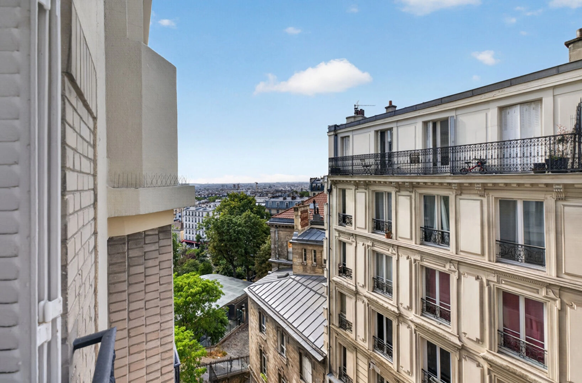 PARIS 18 - RUE ANDRÉ BARSACQ 2
