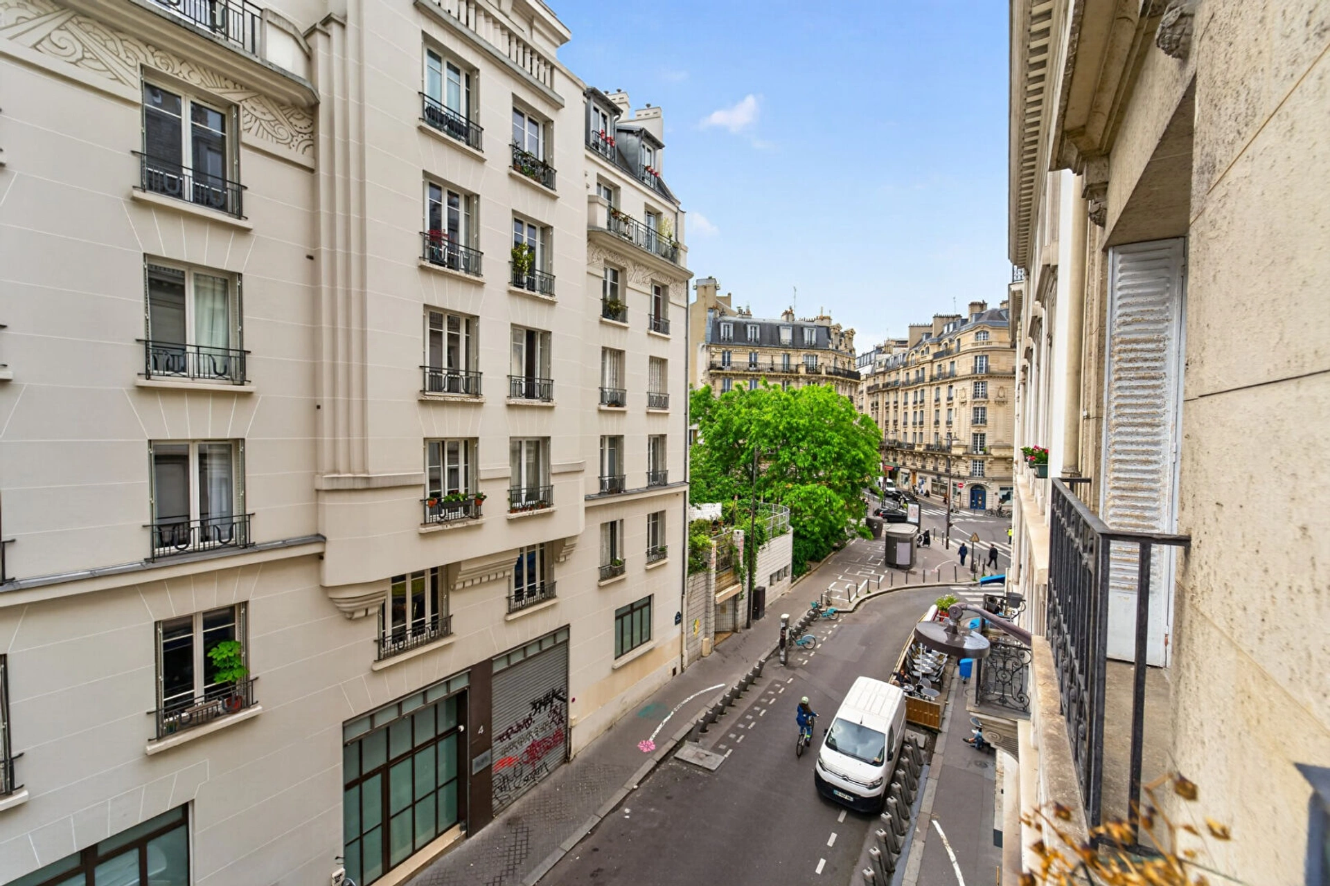 PARIS 18 - RUE DAMREMONT 3