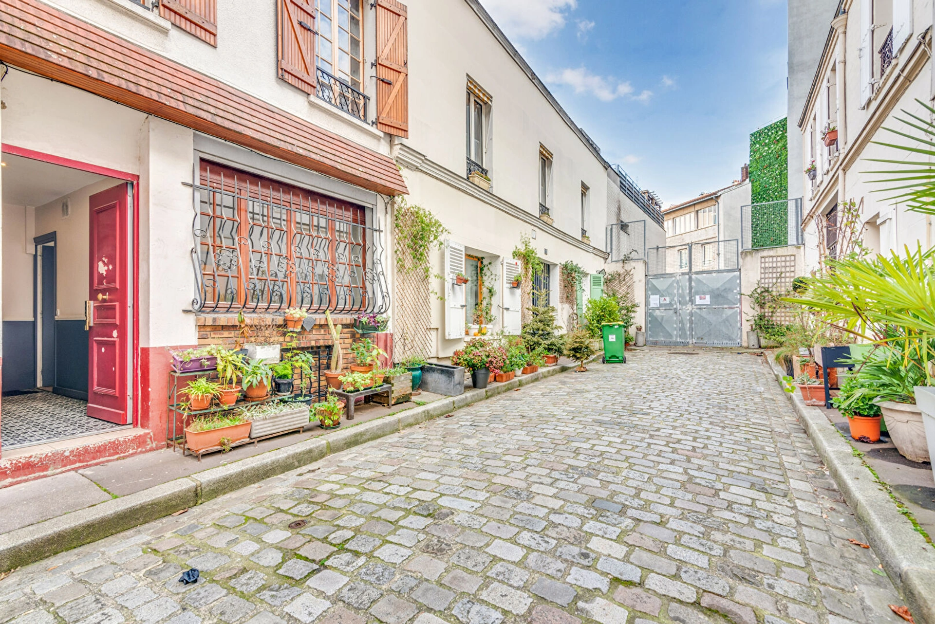 PARIS 18 - IMPASSE CALMELS 1