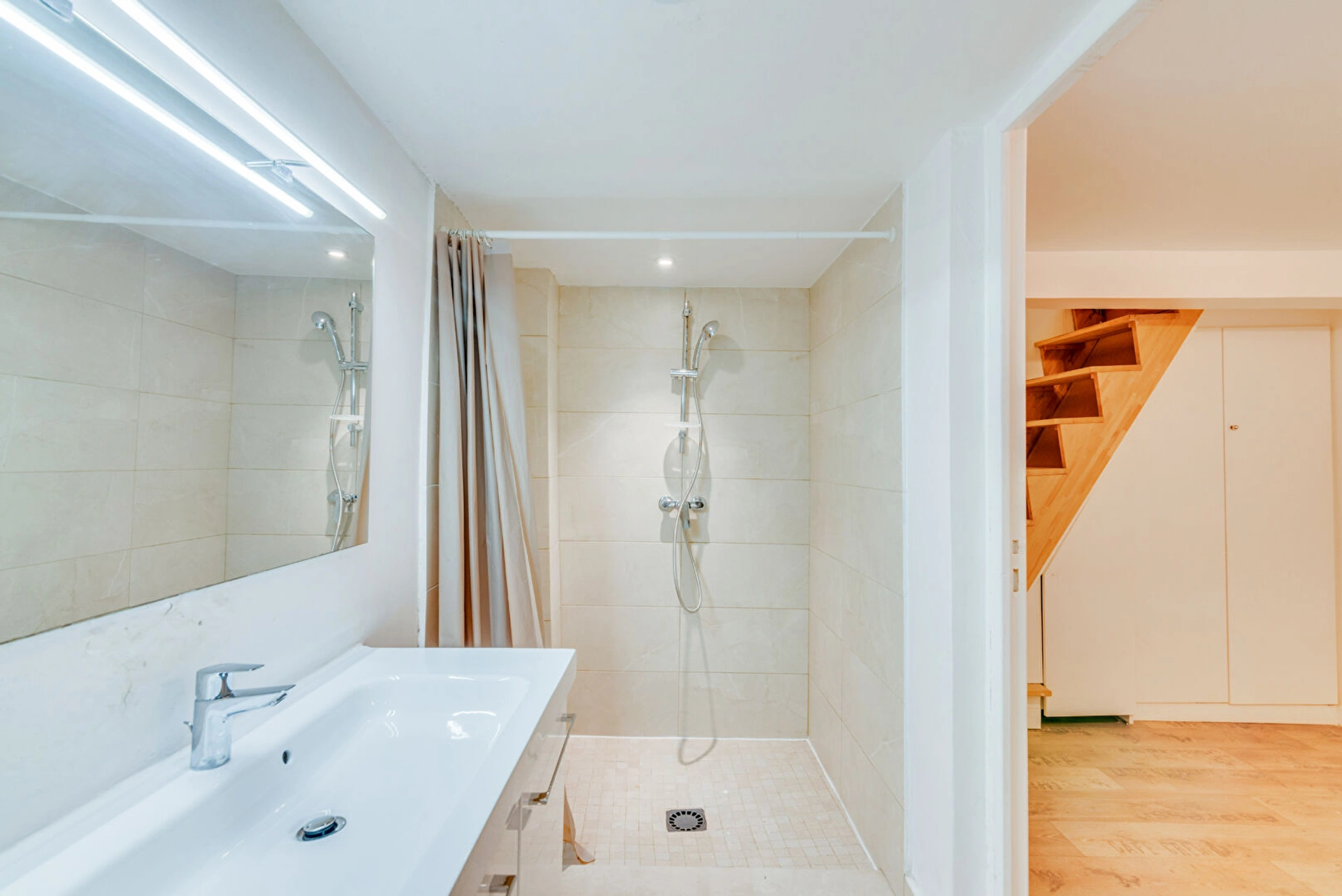 PARIS 18 - IMPASSE CALMELS 7