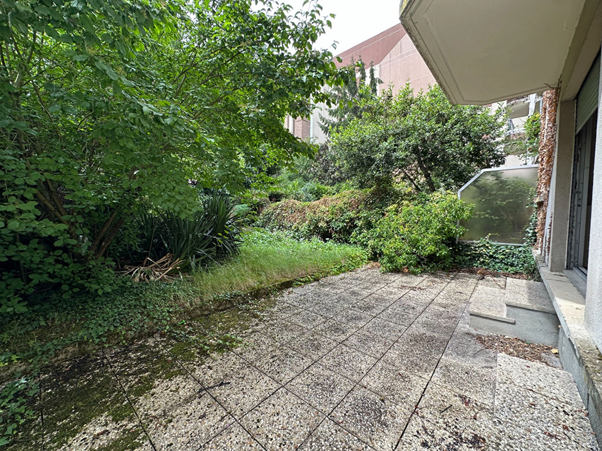 MONTROUGE - RUE D'ESTIENNE D'ORVES 7
