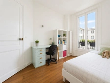PARIS 20 - PLACE MARTIN NADAUD 11