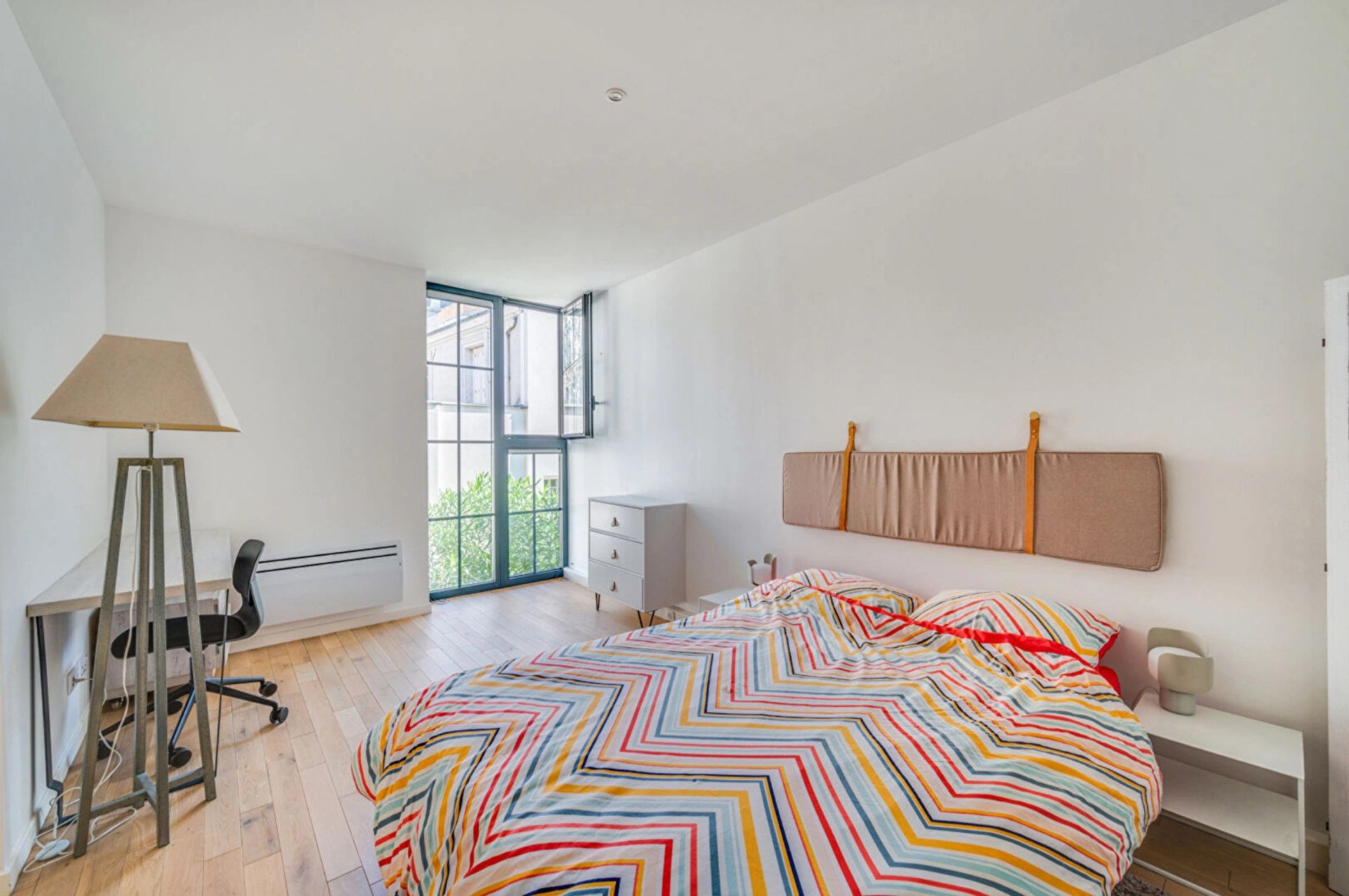 PARIS 20 - PASSAGE DES SOUPIRS 6