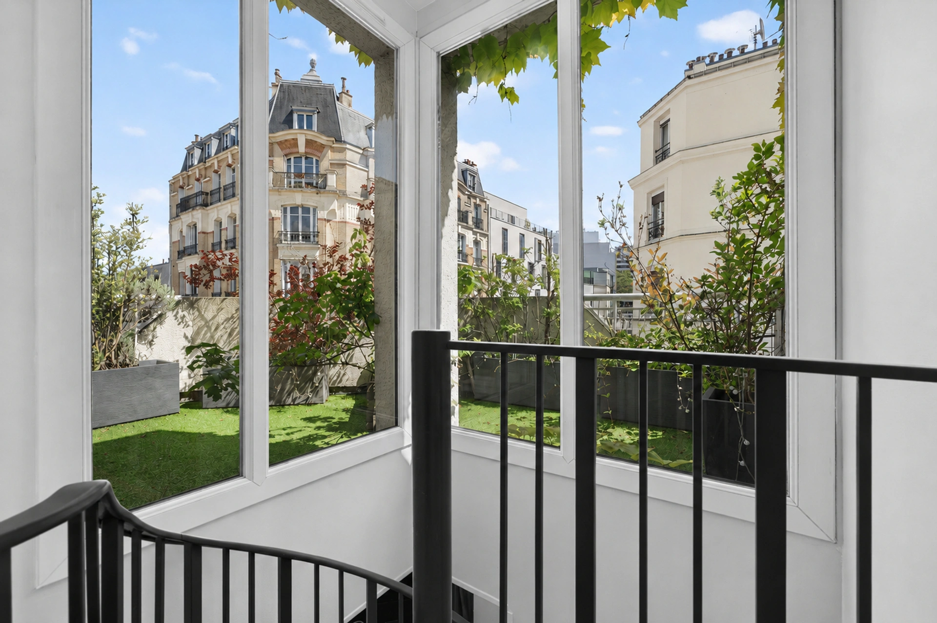 PARIS 20 - RUE BOYER 1