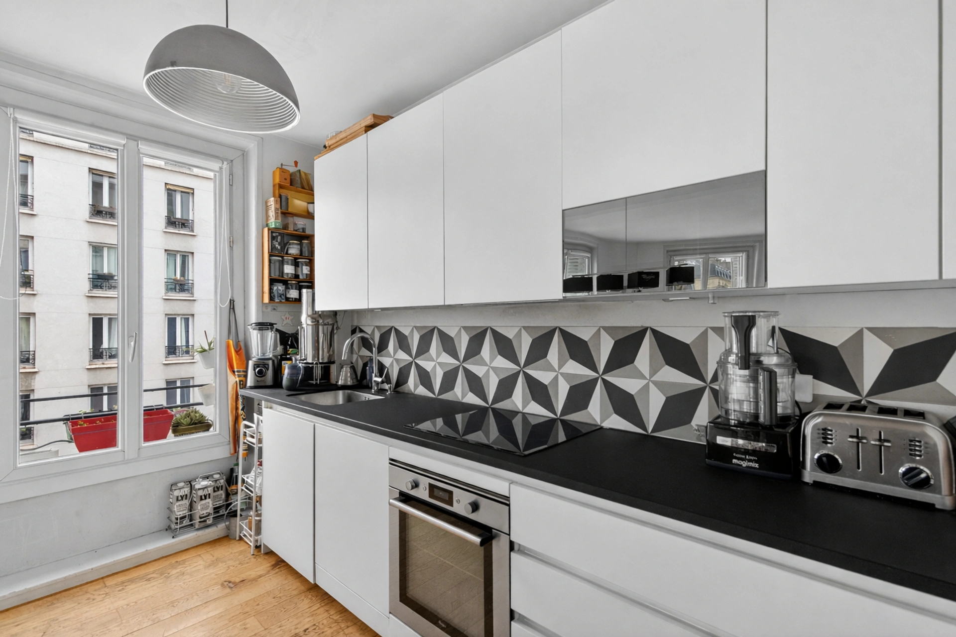 PARIS 20 - PLACE GAMBETTA 4