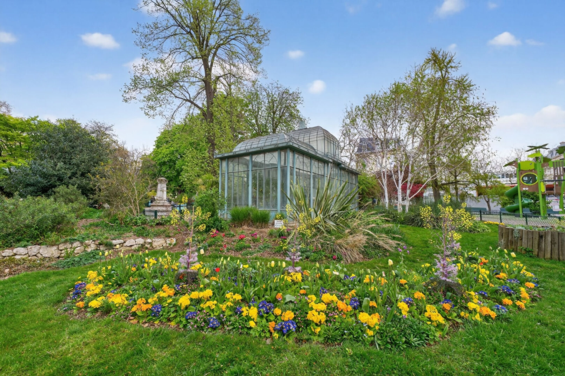 PARIS 20 - RUE DU CHER - OFF MARKET 14