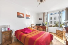 PARIS - AV GAMBETTA 2