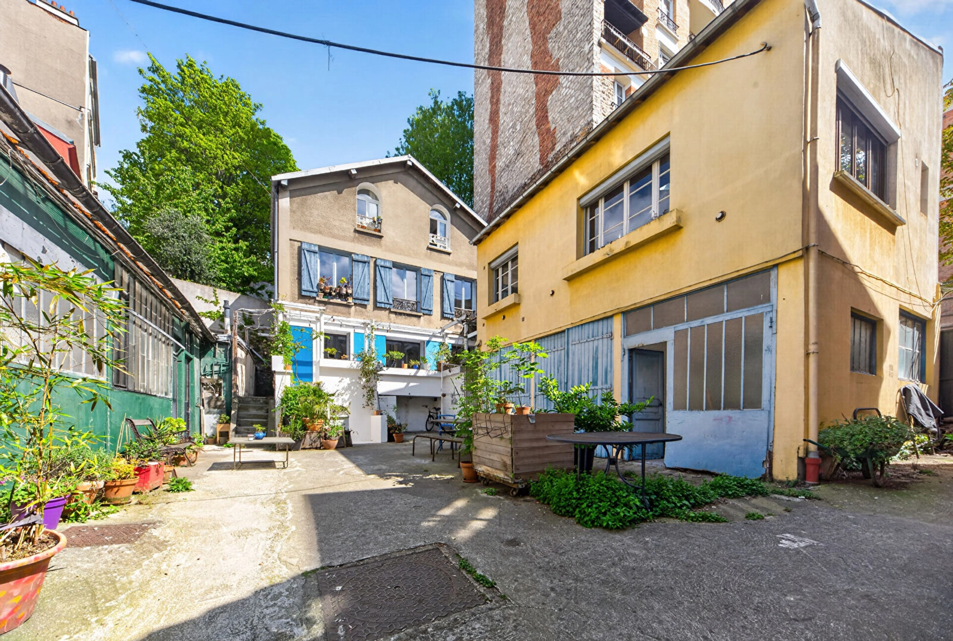 PARIS 20 - IMPASSE RUE BOYER 12