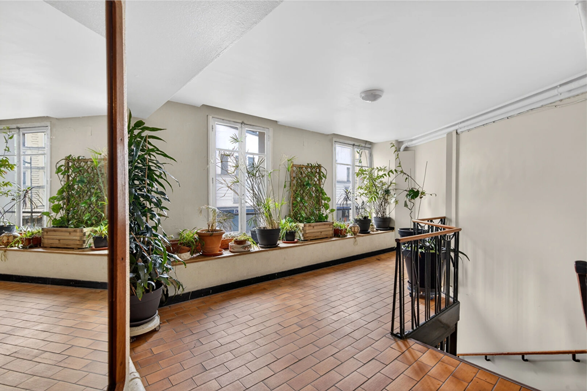 PARIS 20 - PLACE GAMBETTA 9