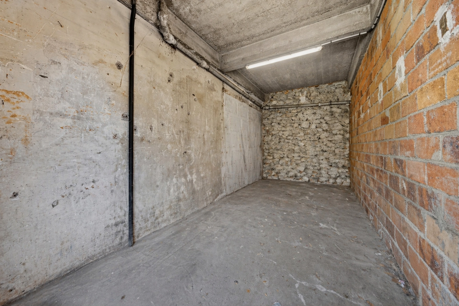 PARIS 20 - IMPASSE RUE BOYER 9