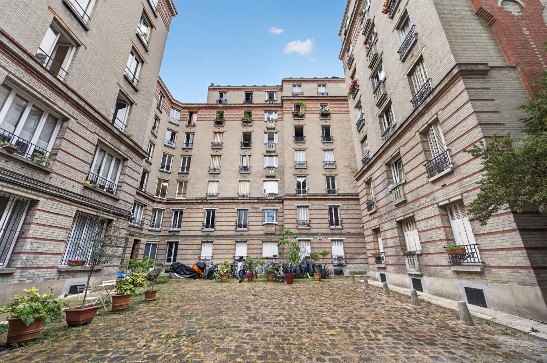PARIS 20 - RUE PELLEPORT - 355 000 6