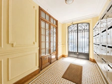PARIS 20 - PLACE MARTIN NADAUD 16