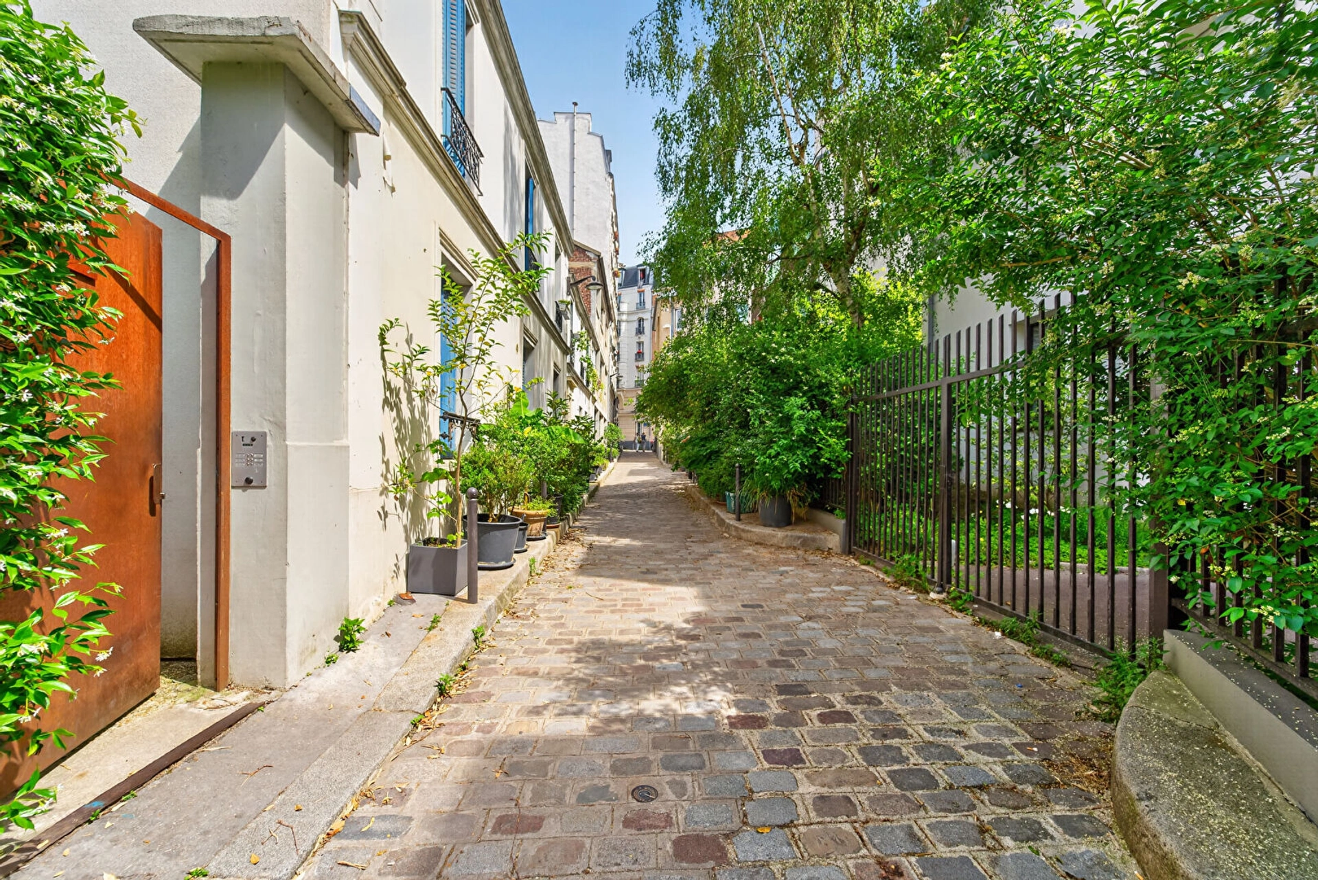 PARIS 20 - PASSAGE DES SOUPIRS 10