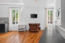 PARIS 20 - PLACE GAMBETTA 4