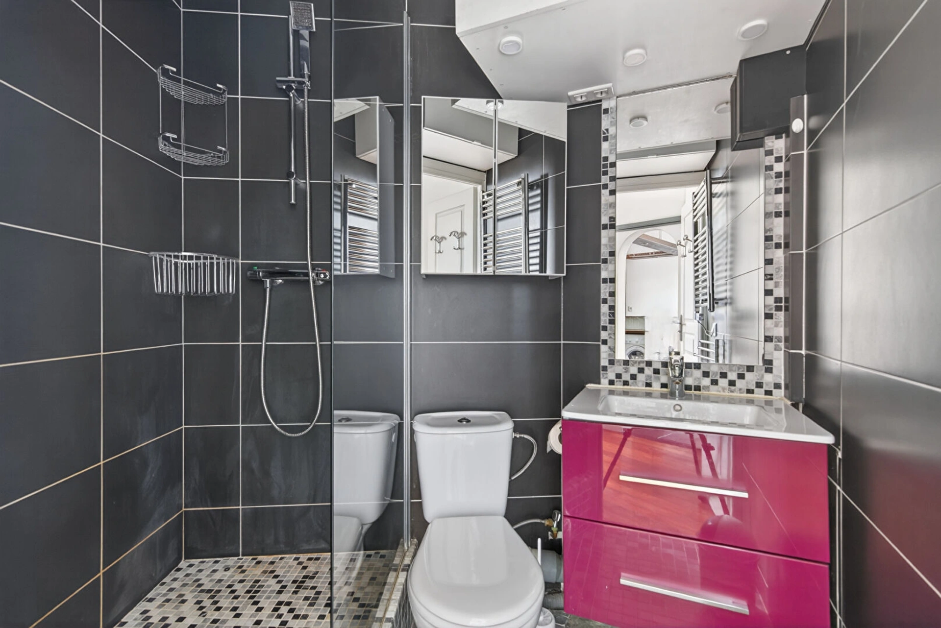 PARIS 20 - RUE DES PYRENEES 4