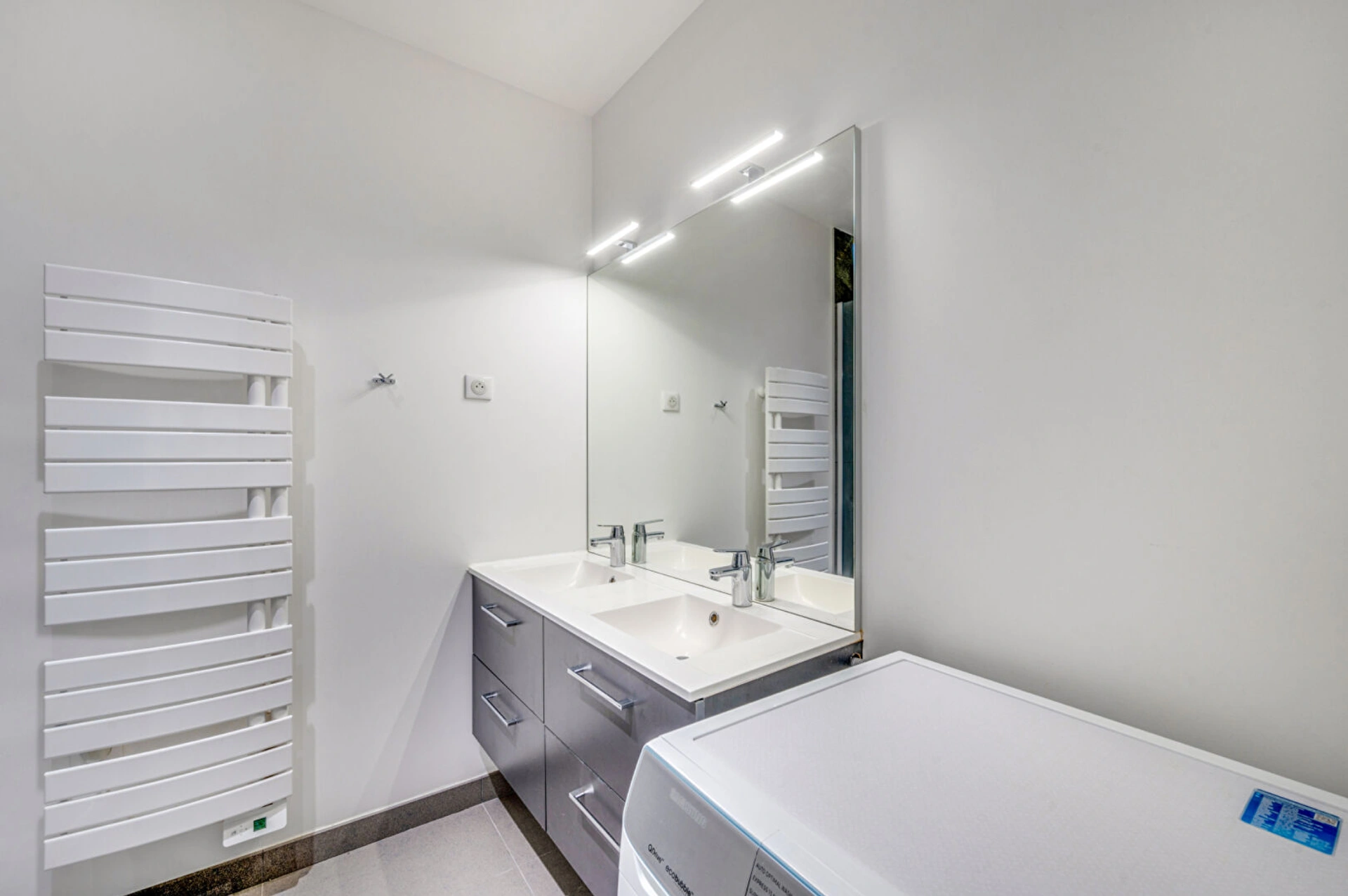 PARIS 20 - PASSAGE DES SOUPIRS 9