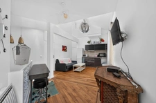 PARIS 20 - PLACE GAMBETTA 2