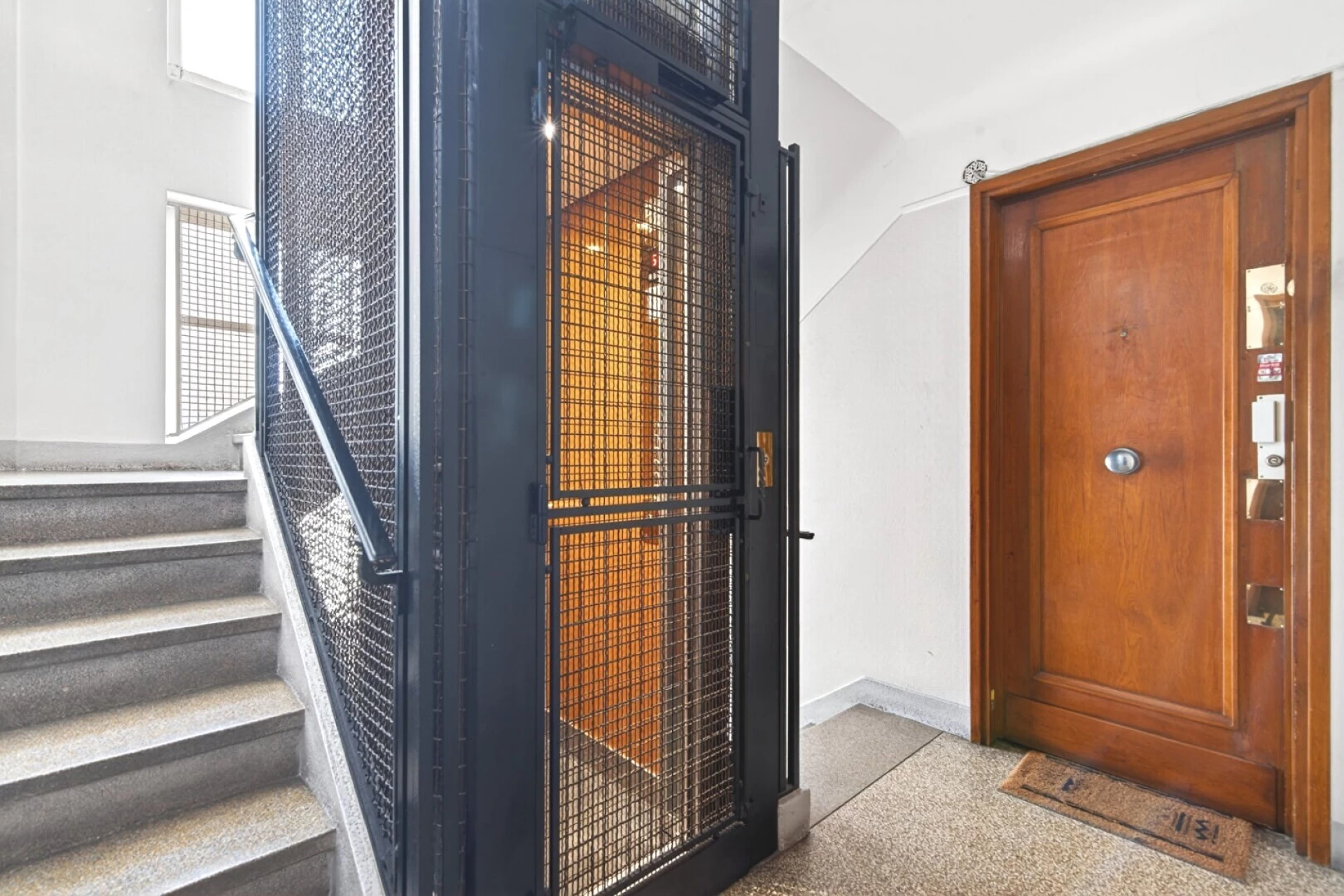 PARIS 20- AVENUE GAMBETTA 8