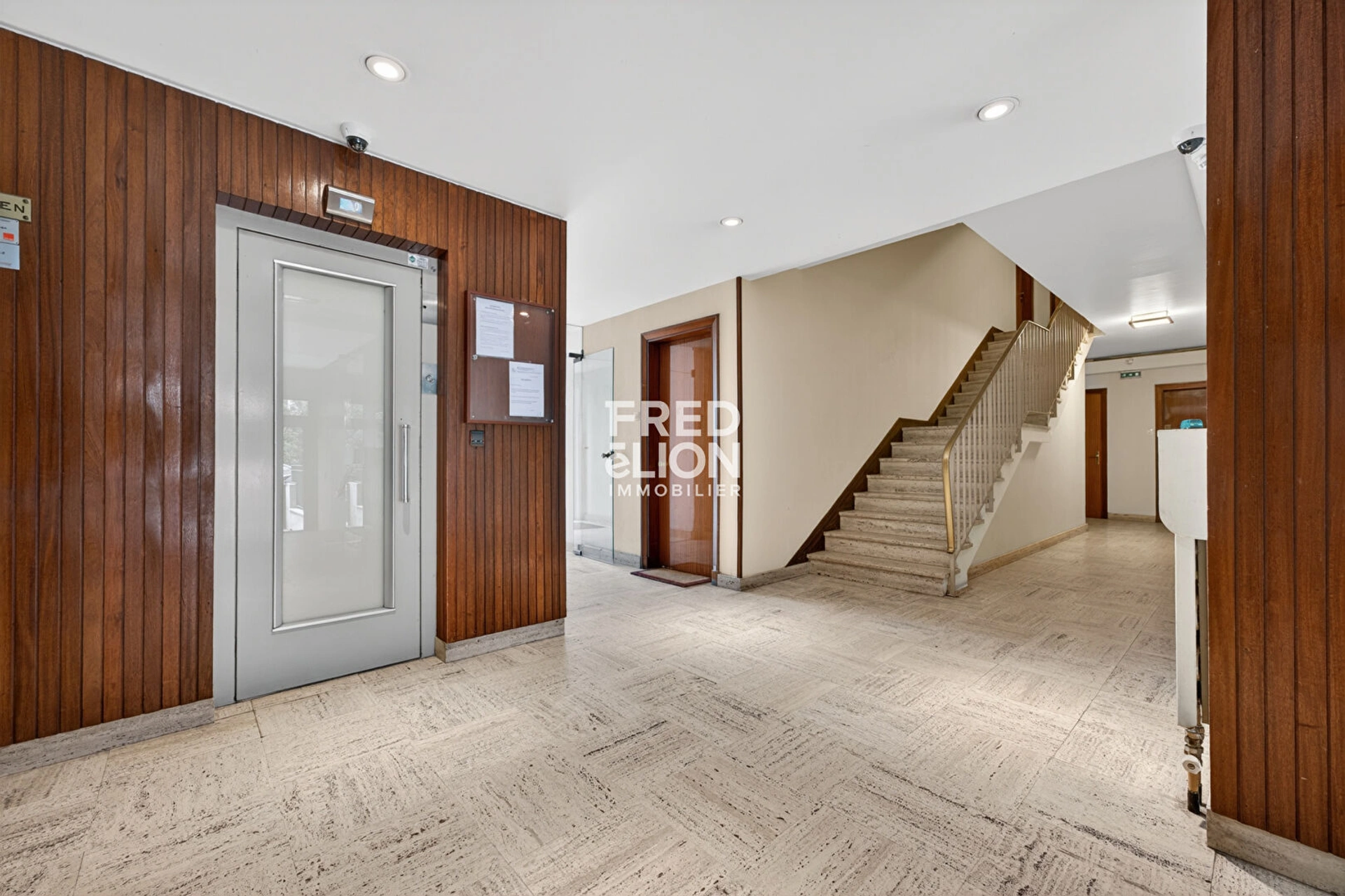 Neuilly Saint-James  2 pièces 62 m², balcon plein sud, standing 14