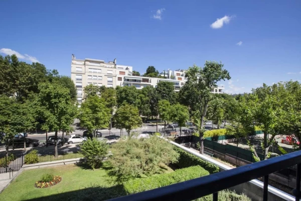 Boulevard de la Saussaye - Neuilly-Sur-Seine