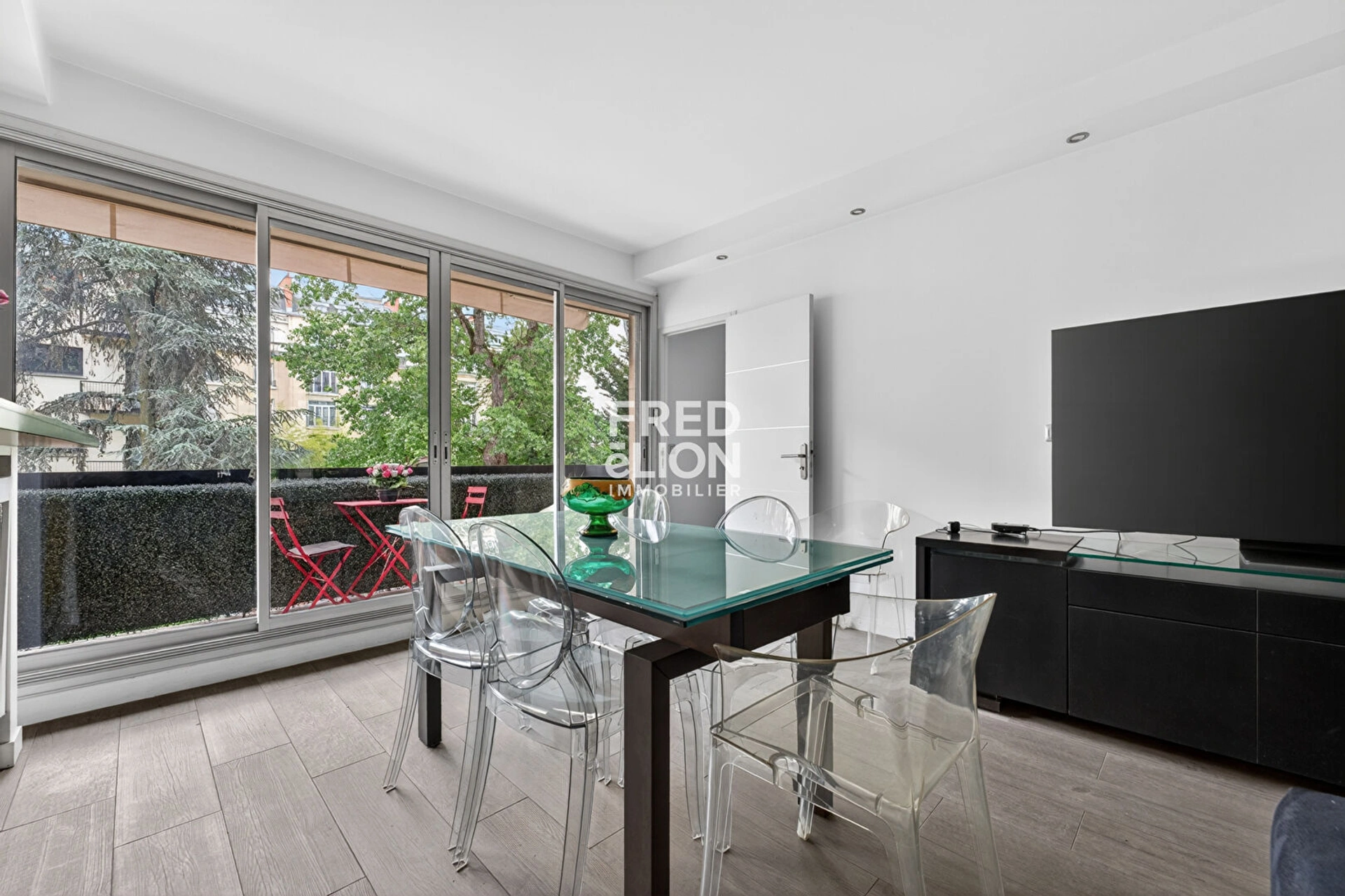 Neuilly Saint-James  2 pièces 62 m², balcon plein sud, standing 2