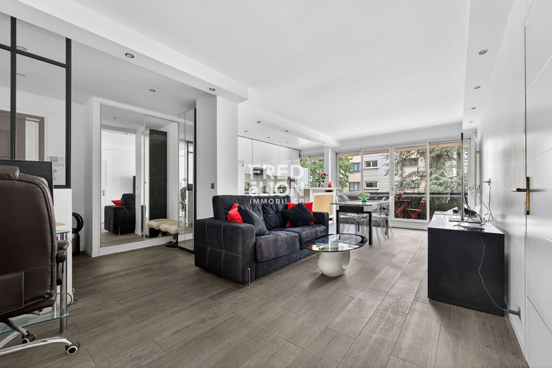 Neuilly Saint-James  2 pièces 62 m², balcon plein sud, standing 6