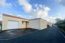 Maison de plain-pied   3 ch   Le Pallet