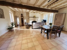 Longère rénovée de 240m2 environ dans un écrin de nature, sa