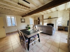 Longère rénovée de 240m2 environ dans un écrin de nature, sa