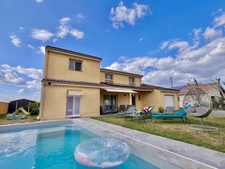 MAISON FAMILIALE T7   180 M2   PISCINE   PANNEAUX SOLAIRES  