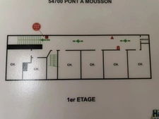Immeuble de 350m2, salle bar, chambres, et appartement