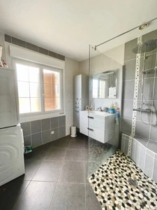 Maison de 185m2, 4 chambres, garage et jardin