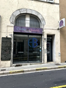 Local commercial Grenoble 76 m2