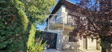 Ensemble immobilier  de 244 m2  avec 3 appartements 3