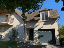 Ensemble, local commercial et appartement de 163 m2  2
