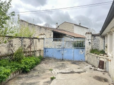 Maison de village à Vars ( 16330 ) 