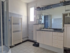 Maison familiale en plein centre de Mansle