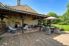 Woodland-Edge 4/5 Bedroom Home with Stunning Views, Pool & E