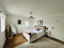 Charming 3-Bedroom Riverside Home with Beautiful Views   Vou