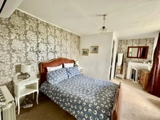 Elegant 206 m2 Manor House with 5 Bedrooms, 4 Shower Rooms, 