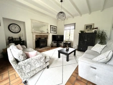 Charming 3-Bedroom Riverside Home with Beautiful Views   Vou