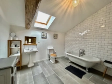 Victorian house with three bedrooms, energy-efficient, with 