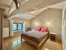 Stone property complex with two houses, 7 bedrooms and gîte 